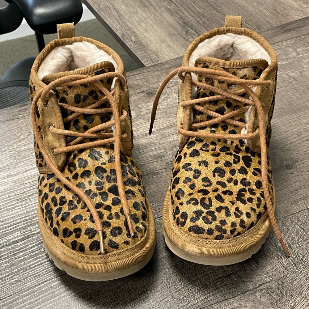 Women's Shoes UGG NEUMEL LEOPARD Calf Hair Ankle Chukka Boots Narural